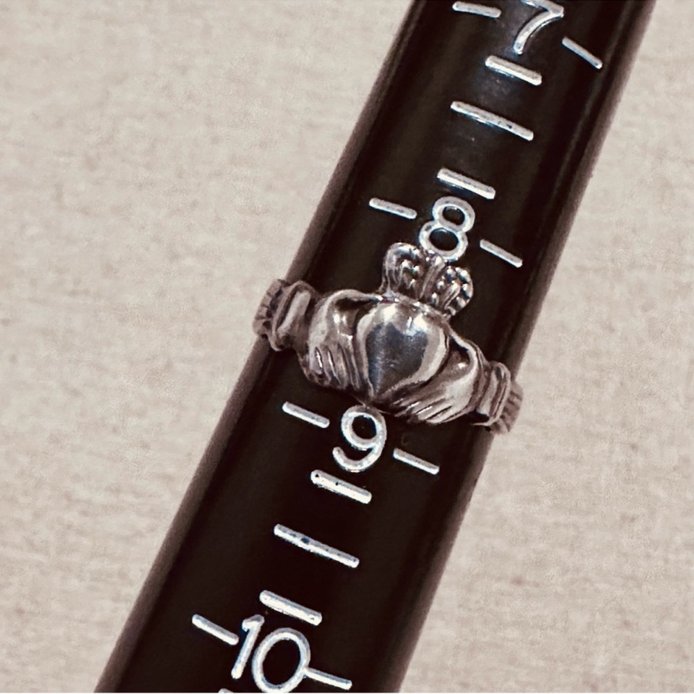 Vintage | Ring | Claddagh Silver Ring | Irish Lore | Boho | Folklore - Picture 3 of 6
